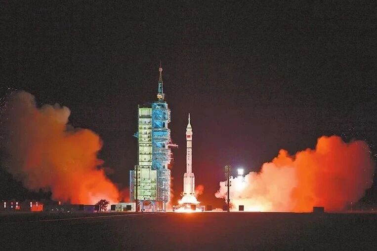 神舟二十一成功飞天，“天光芯”筑梦苍穹显担当